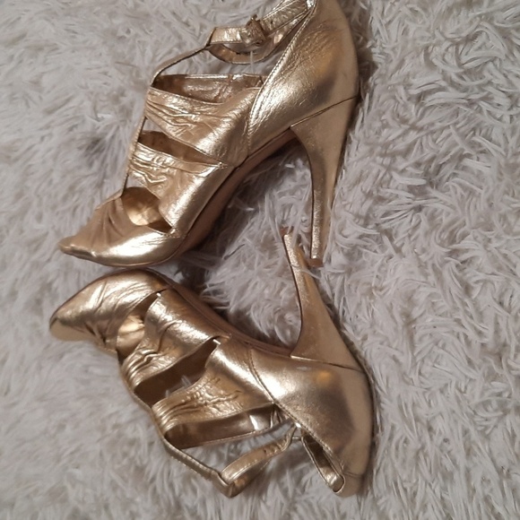 Vince Camuto Shoes - Picture 2 of 11